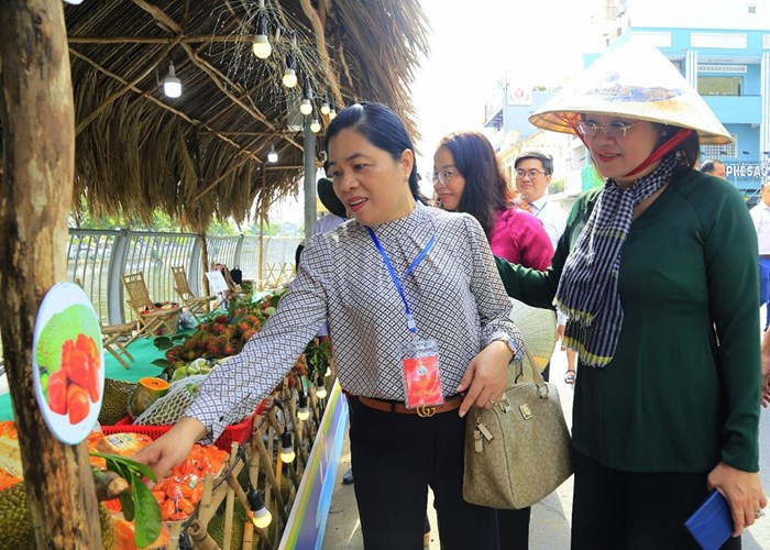 TP.HCM: Khai mạc Tuần lễ trái cây “Trên bến dưới thuyền” - Anh 4