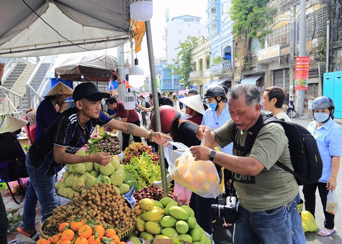 TP.HCM: Khai mạc Tuần lễ trái cây “Trên bến dưới thuyền” - Anh 6