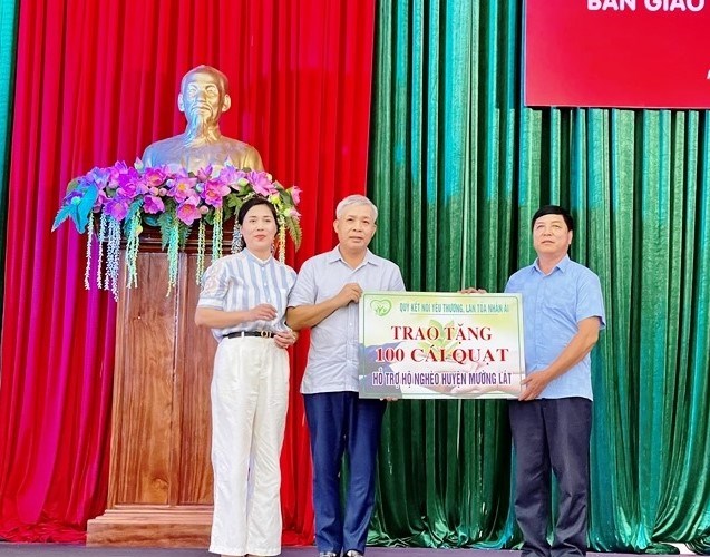 Thanh Hóa: Bàn giao 100 ngôi nhà đại đoàn kết cho các hộ nghèo - Anh 2