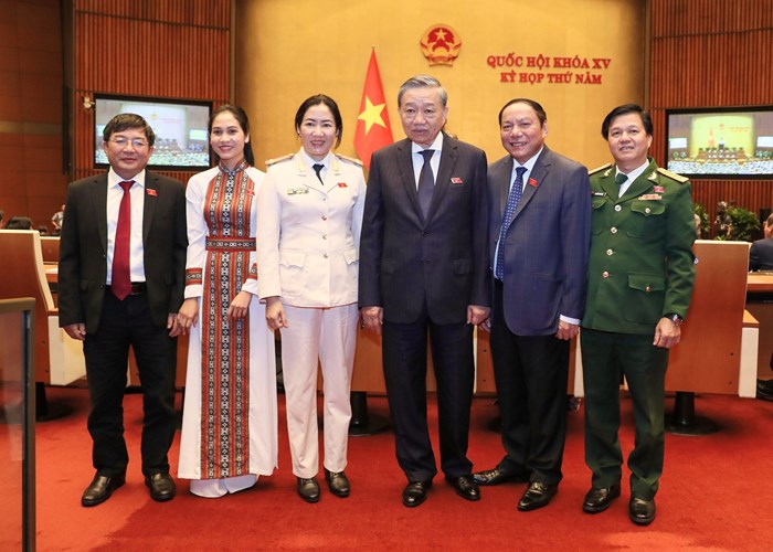 Chủ tịch Quốc hội Vương Đình Huệ: Kỳ họp thứ 5, Quốc hội khoá XV đã hoàn thành toàn bộ chương trình đề ra - Anh 2