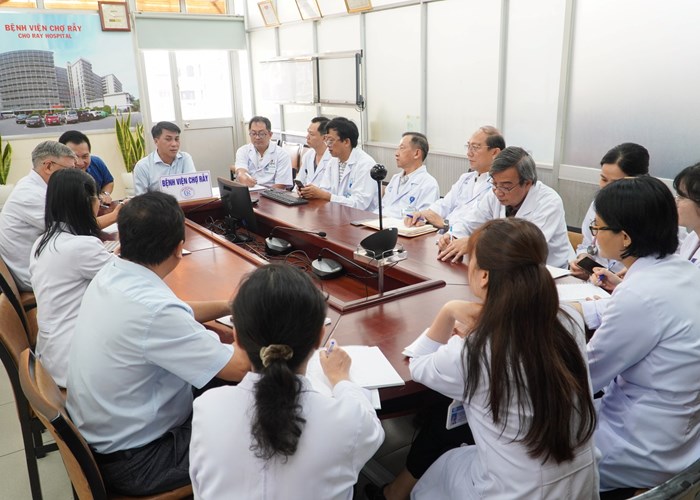 Bệnh viện Chợ Rẫy thành lập nhóm tư vấn chăm sóc sức khỏe mùa thi 2023 - Anh 1