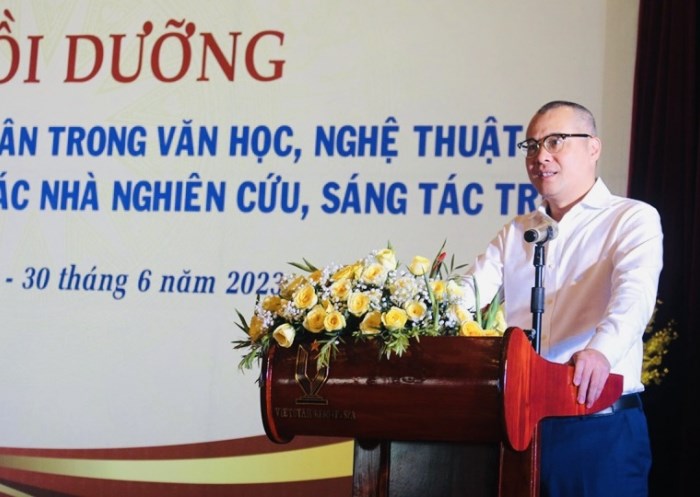 Khai mạc lớp bồi dưỡng lý luận, phê bình văn học, nghệ thuật - Anh 2