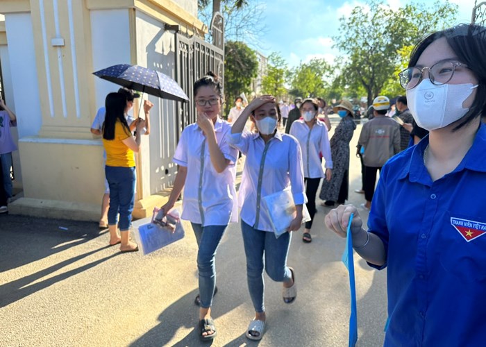 Kỳ thi tốt nghiệp THPT năm 2023: Đề Toán có độ phân hóa cao - Anh 3