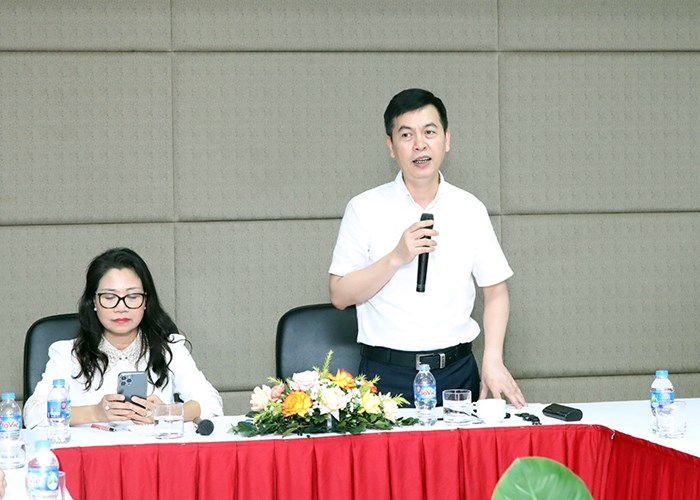 Cần đưa tài liệu lưu trữ ra đời sống - Anh 1