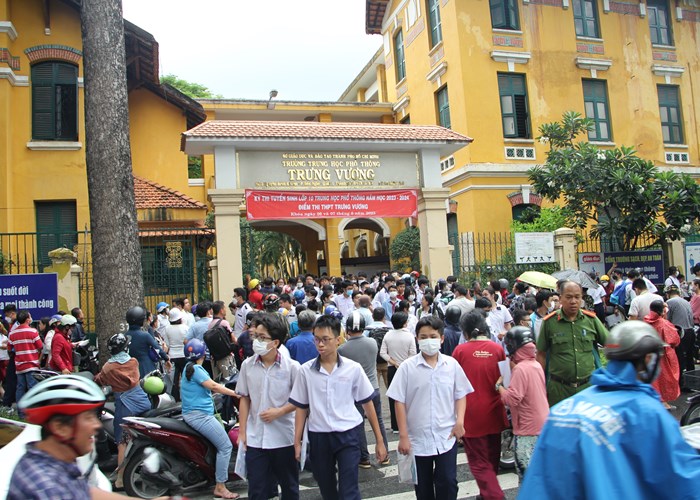 TP.HCM công bố điểm chuẩn lớp 10 công lập năm học 2023-2024 - Anh 1