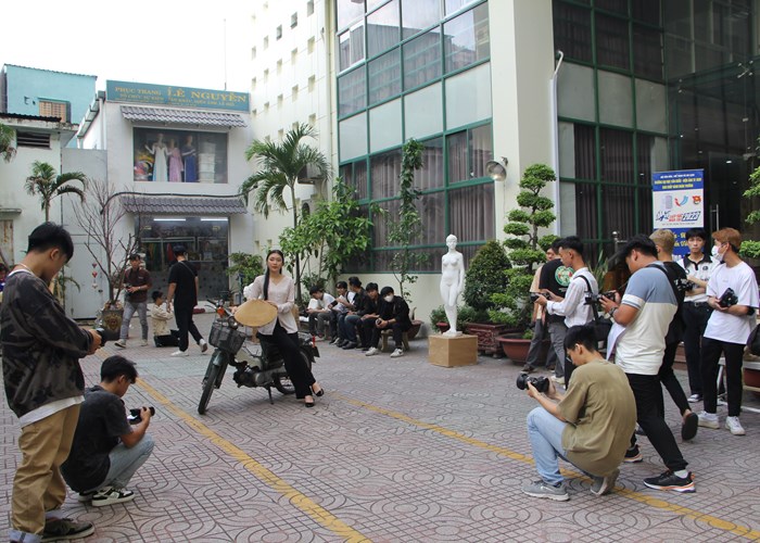 Trường ĐH Thể dục thể thao TP.HCM và ĐH Sân khấu - Điện ảnh TP.HCM hoàn thành kỳ thi năng khiếu - Anh 2