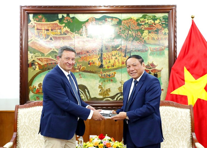 Bộ trưởng Nguyễn Văn Hùng: Tăng cường quan hệ hữu nghị Việt - Pháp bằng văn hoá và từ văn hoá - Anh 4