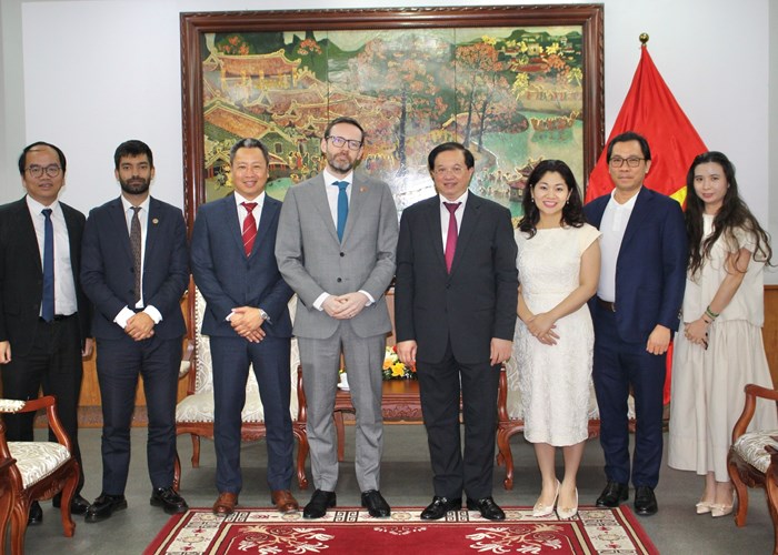 Việt Nam – Vương quốc Anh: Hướng tới tổ chức các sự kiện văn hoá, nghệ thuật kỷ niệm 50 năm thiết lập quan hệ ngoại giao - Anh 3
