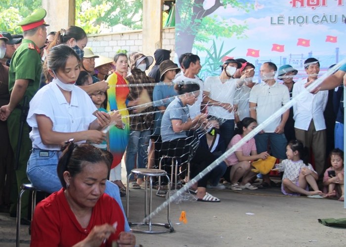 Đặc sắc Lễ hội cầu ngư, bơi trải ở Sầm Sơn - Anh 4