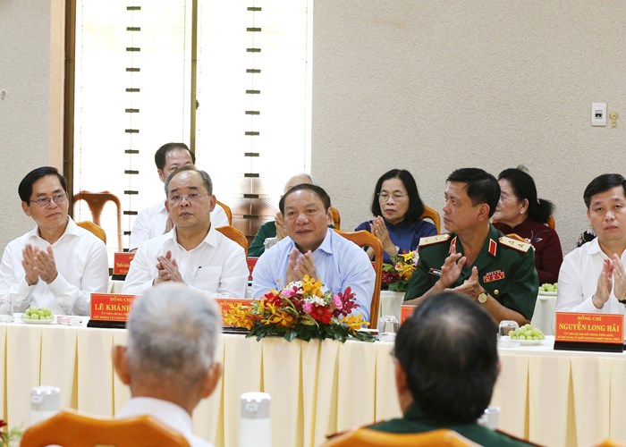 Chủ tịch nước: Cựu tù chính trị Côn Đảo “sống trong tù thì kiên trung bất khuất, sống ngoài đời thì tình nghĩa thủy chung” - Anh 7