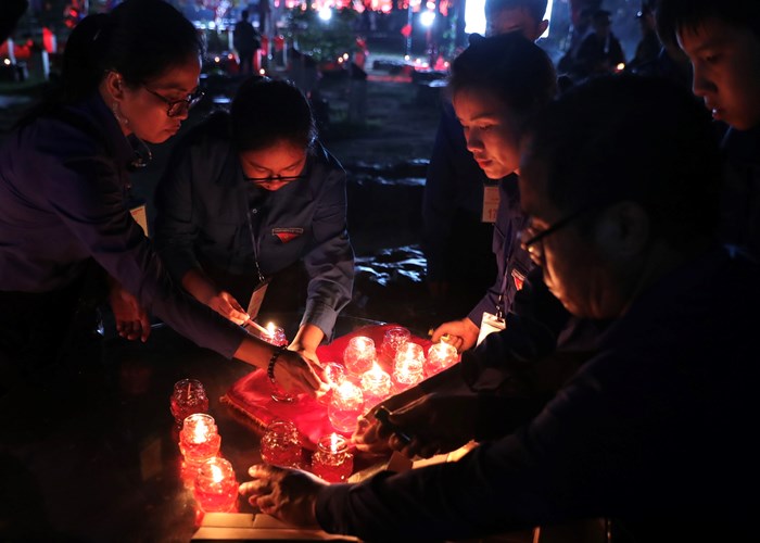 Hơn 3.000 ngọn nến tri ân thắp sáng Nghĩa trang Hàng Dương - Anh 8