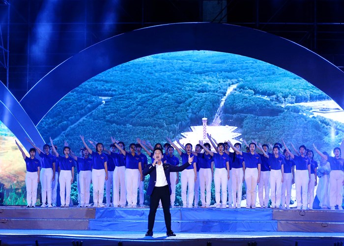 Cầu truyền hình “Bản hùng ca bất diệt”: Khúc tráng ca từ nơi các Anh, Chị yên nghỉ! - Anh 11