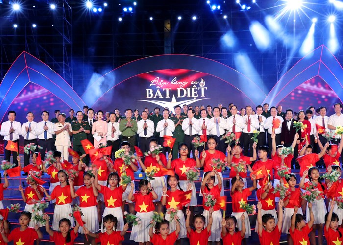 Cầu truyền hình “Bản hùng ca bất diệt”: Khúc tráng ca từ nơi các Anh, Chị yên nghỉ! - Anh 18