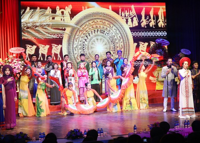 Tăng cường công tác xây dựng Đảng trong trường học thuộc Đảng bộ khối Bộ VHTTDL - Anh 5