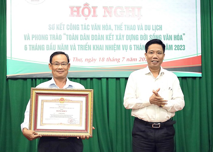 Cần Thơ sơ kết công tác VHTTDL và Phong trào TDĐKXDĐSVH - Anh 1