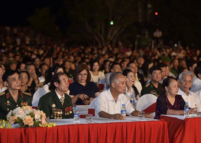 Xúc động với Chương trình nghệ thuật “Cõi thiêng Đồng Lộc - nối mạch ngàn năm