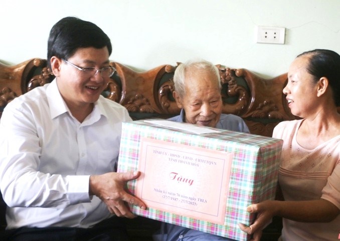 Thanh Hóa: Nhiều hoạt động ý nghĩa tri ân người có công với cách mạng - Anh 5