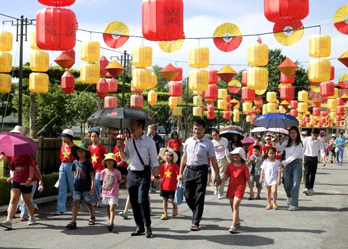 Yêu cầu cấp bách phát triển nhân lực du lịch trong bối cảnh mới - Anh 2