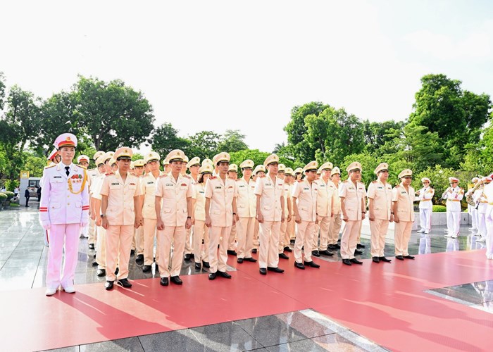 Lãnh đạo Đảng, Nhà nước tưởng niệm các Anh hùng liệt sĩ - Anh 5