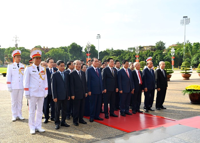 Lãnh đạo Đảng, Nhà nước tưởng niệm các Anh hùng liệt sĩ - Anh 3