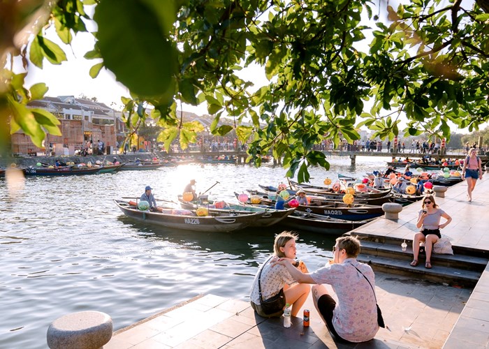 Lần đầu tiên từ sau đại dịch, Việt Nam đón trên một triệu lượt khách quốc tế - Anh 1