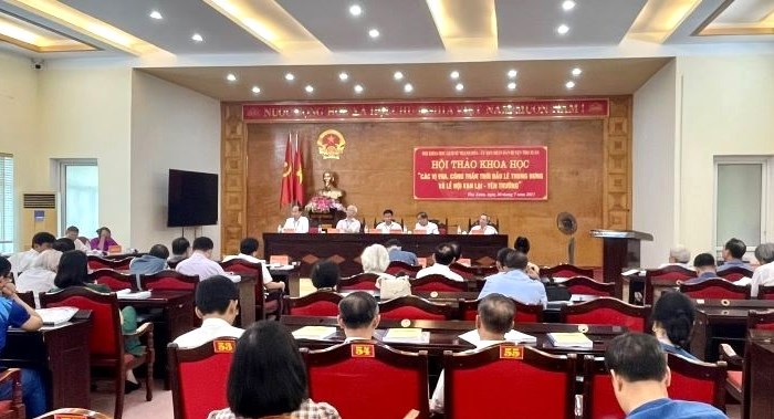 Hội thảo khoa học “Các vị vua, công thần thời đầu Lê Trung Hưng và Lễ hội Vạn Lại - Yên Trường” - Anh 1
