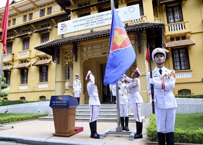 Lễ Thượng cờ kỷ niệm 56 năm Ngày thành lập ASEAN - Anh 1