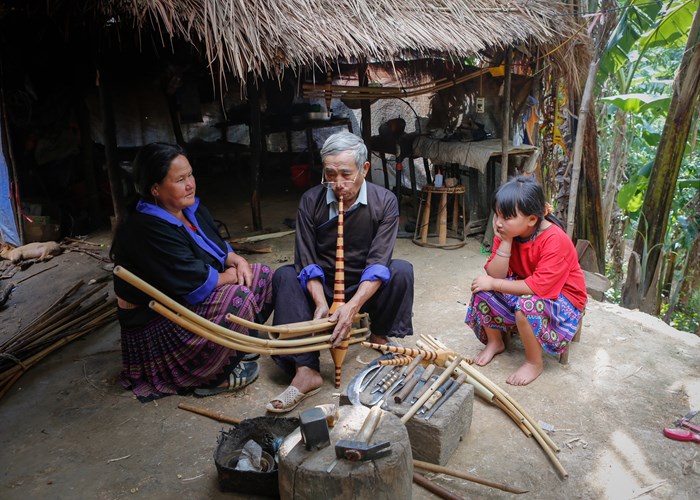 Nghệ nhân Thào Cáng Súa - Người giữ “hồn” khèn Mông - Anh 1