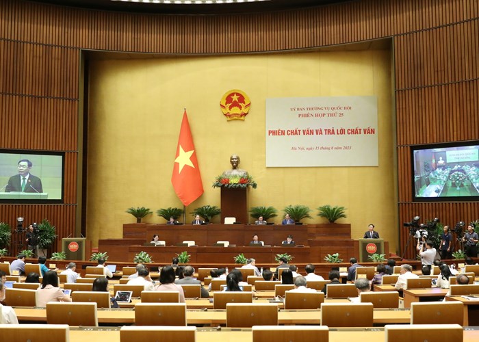 Chủ tịch Quốc hội: Trả lời chất vấn đúng trọng tâm, đưa ra các giải pháp thiết thực, hiệu quả, khả thi - Anh 5