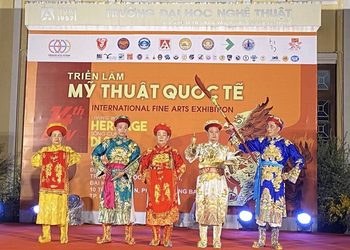 Về việc chấn chỉnh hoạt động làm sai lệch di sản tại Thừa Thiên Huế: Cần phân biệt rõ giữa thực hành tín ngưỡng và trình diễn di sản - Anh 4