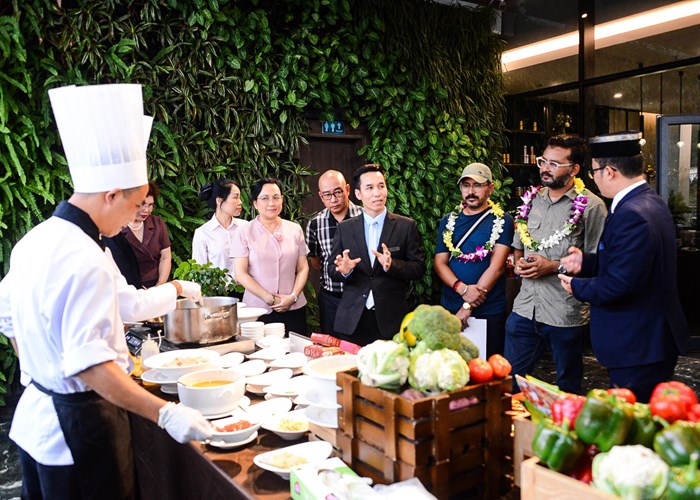 Quảng Ninh: Nỗ lực thu hút khách du lịch Ấn Độ và Hồi giáo - Anh 3