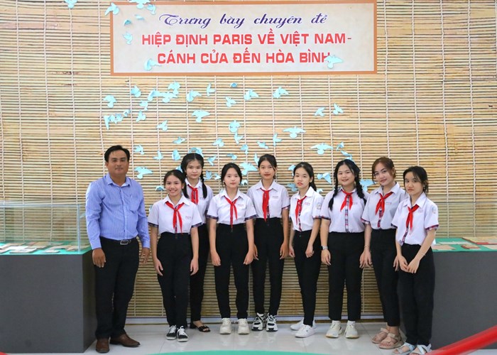 Đẩy mạnh giáo dục truyền thống và di sản văn hóa trong học đường - Anh 2