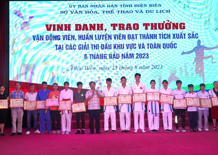 Điện Biên tuyên dương, khen thưởng VĐV, HLV đạt thành tích xuất sắc - Anh 1