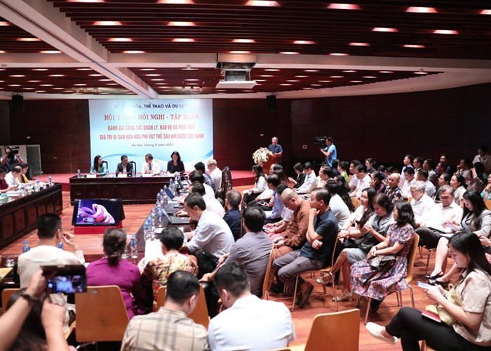 Phát huy giá trị di sản văn hóa phi vật thể sau ghi danh: Ứng xử phù hợp với di sản - Anh 3
