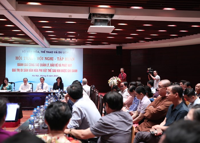 Phát huy giá trị di sản văn hóa phi vật thể sau ghi danh: Ứng xử phù hợp với di sản - Anh 6