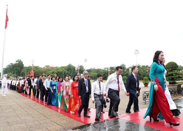 Các điển hình tiên tiến trong lĩnh vực VHTTDL báo công dâng Bác - Anh 14