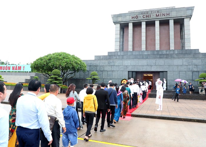 Các điển hình tiên tiến trong lĩnh vực VHTTDL báo công dâng Bác - Anh 12