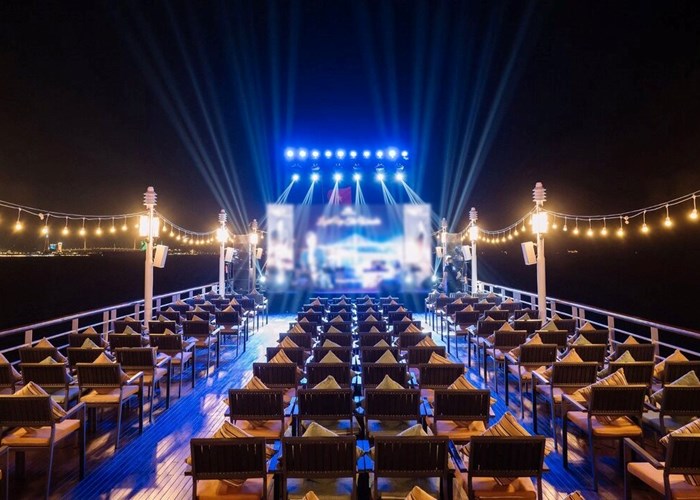 Quảng Ninh tăng cường khai thác sản phẩm du lịch đêm - Anh 2