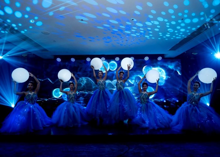 Quảng Ninh tăng cường khai thác sản phẩm du lịch đêm - Anh 1