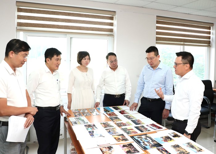 Chung khảo Giải Báo chí toàn quốc 