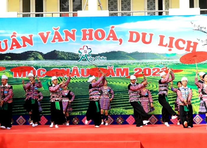 Vui Tết Độc lập ở Mộc Châu - Anh 1