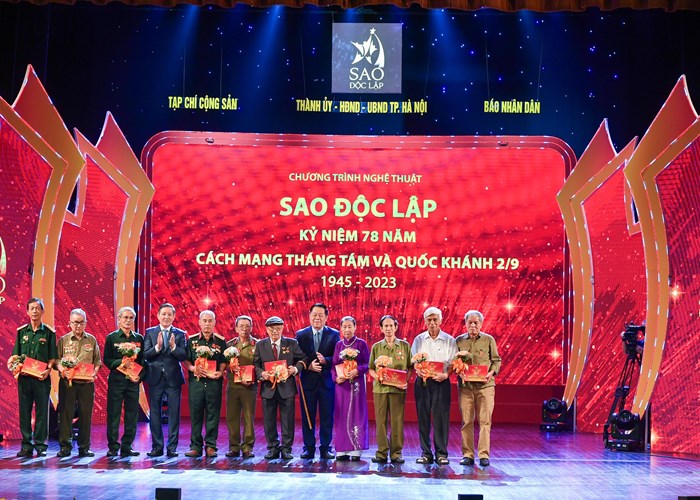 Chương trình giao lưu nghệ thuật Sao Độc lập chào mừng Quốc khánh 2.9 - Anh 5