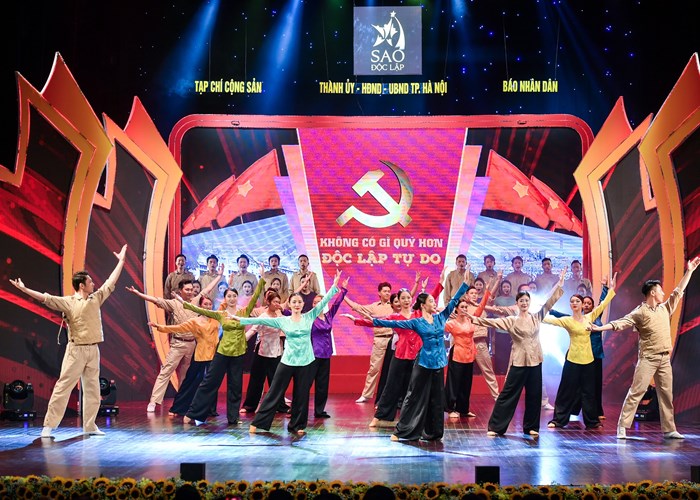 Chương trình giao lưu nghệ thuật Sao Độc lập chào mừng Quốc khánh 2.9 - Anh 8