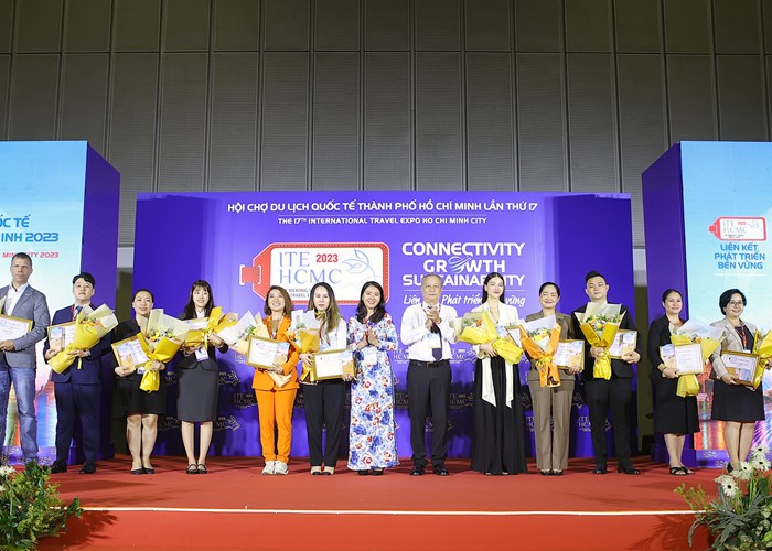 Vinh danh các doanh nghiệp có nhiều đóng góp cho Hội chợ Du lịch ITE HCMC 2023 - Anh 1