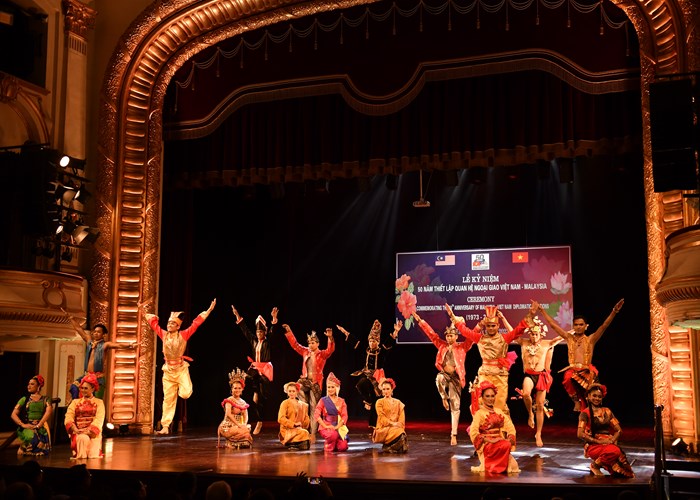 Lễ kỷ niệm 50 năm thiết lập quan hệ ngoại giao Việt Nam - Malaysia - Anh 5