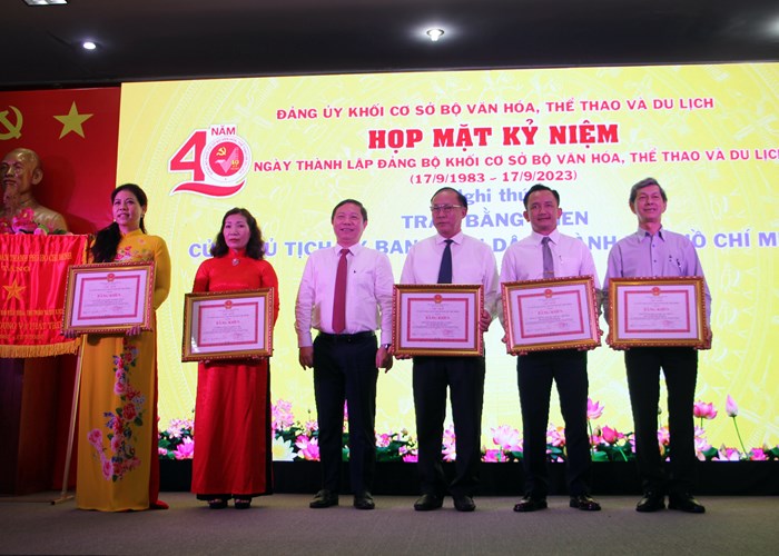 Họp mặt kỷ niệm 40 năm ngày thành lập Đảng bộ khối cơ sở Bộ VHTTDL - Anh 3