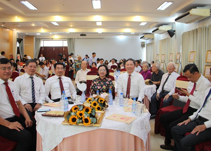 Họp mặt kỷ niệm 40 năm ngày thành lập Đảng bộ khối cơ sở Bộ VHTTDL - Anh 6