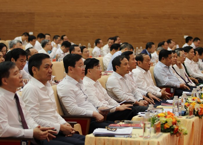 Bộ trưởng Nguyễn Văn Hùng: Cần phát huy hết tiềm năng, lợi thế bản sắc văn hoá và con người xứ Nghệ - Anh 3