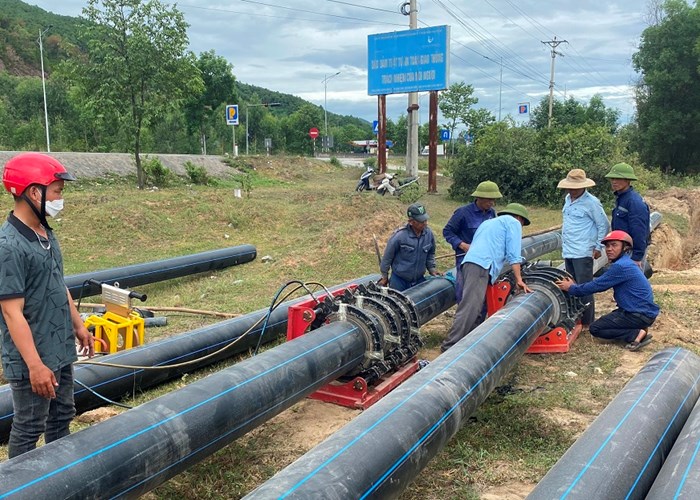 Hà Tĩnh: Điều xe cứu hỏa cấp nước sạch “giải hạn” cho người dân - Anh 7