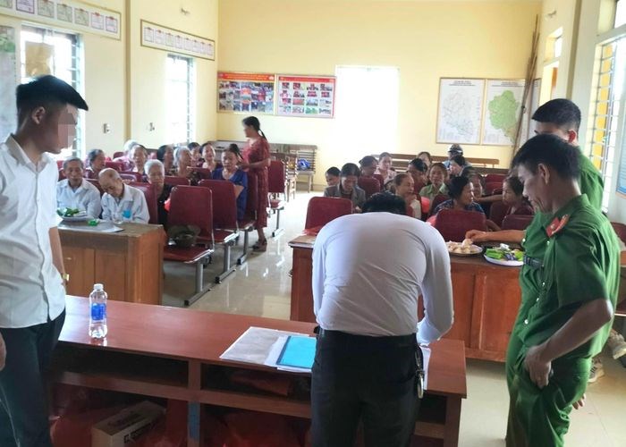 Bán hàng giá cao dưới hình thức tặng quà tri ân - Anh 1